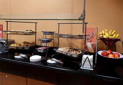 Fairfield Inn & Suites Louisville East Restaurant billede